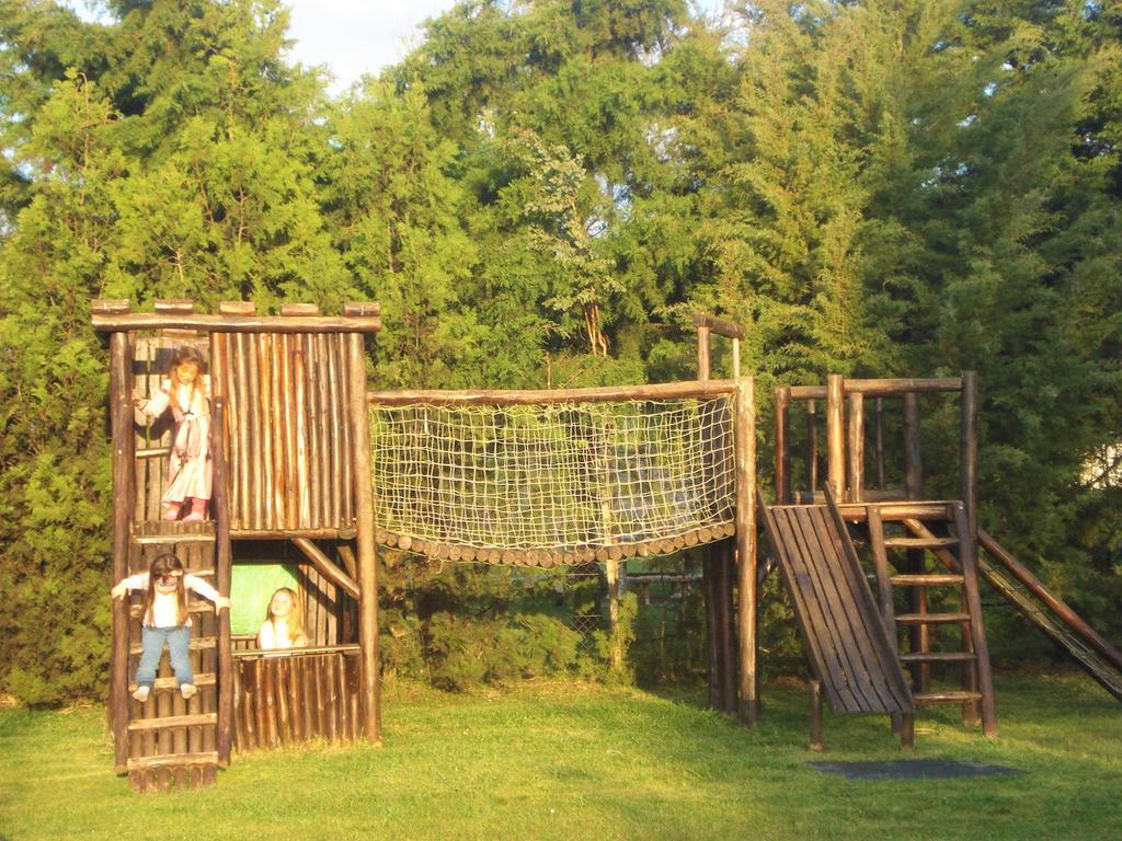 Cabanas Hoja De La Tierra Chascomus Exterior photo