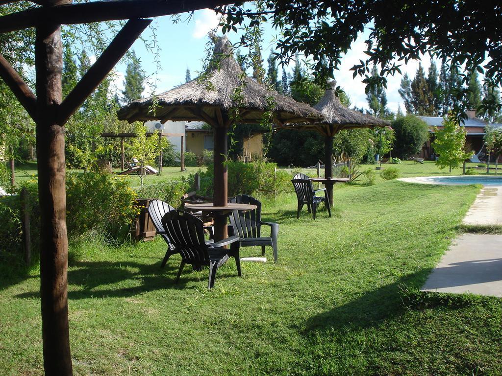 Cabanas Hoja De La Tierra Chascomus Exterior photo