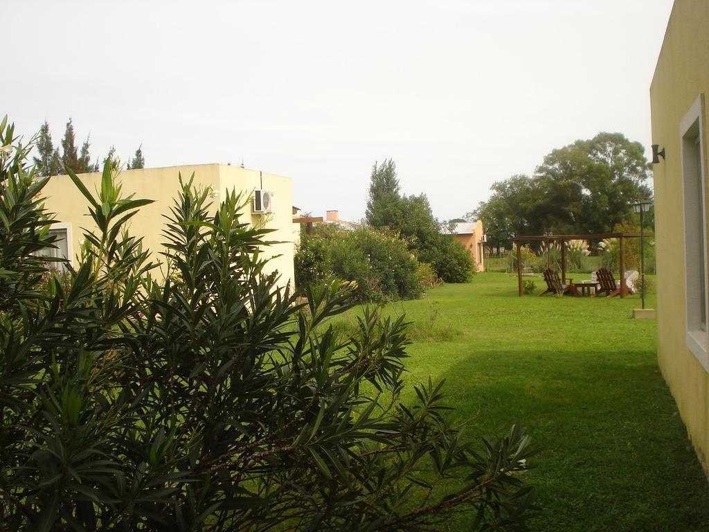 Cabanas Hoja De La Tierra Chascomus Exterior photo