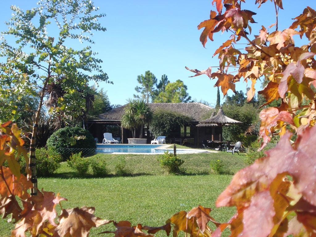 Cabanas Hoja De La Tierra Chascomus Exterior photo